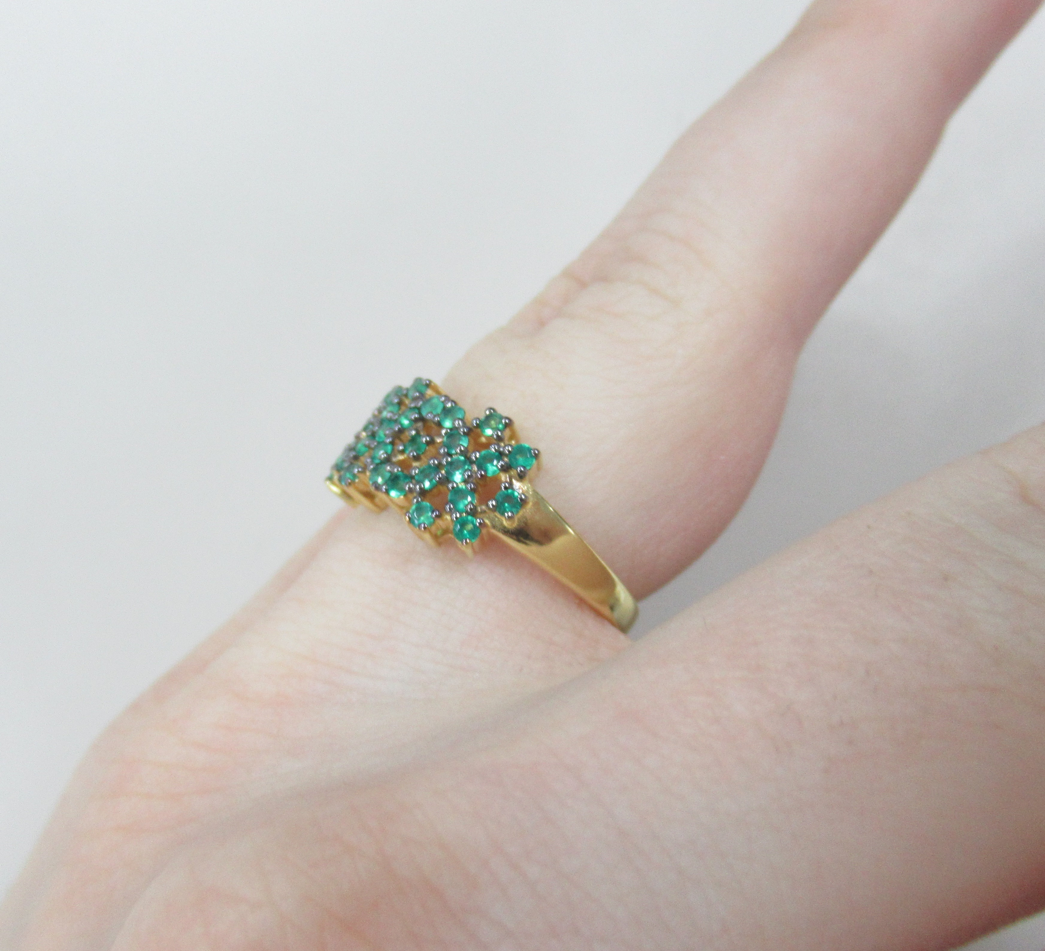 Серебряное кольцо с агатами